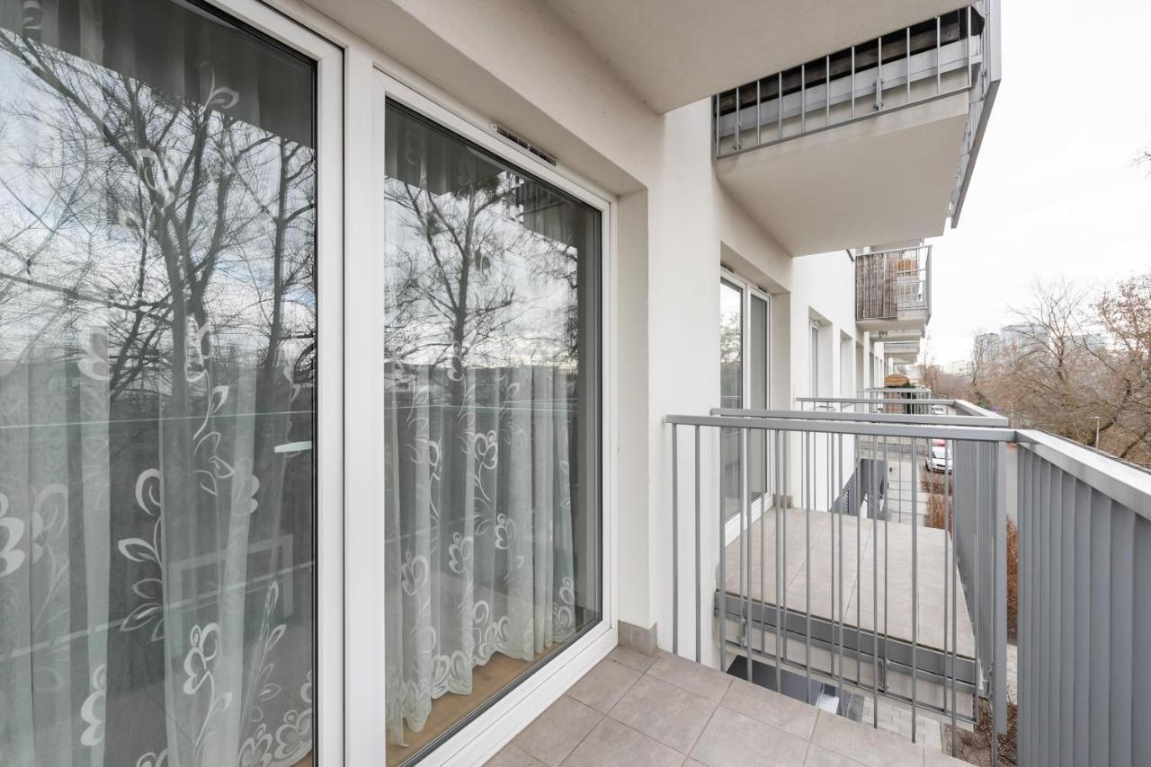 ורשה Metro Mlynow Silver Apartment מראה חיצוני תמונה